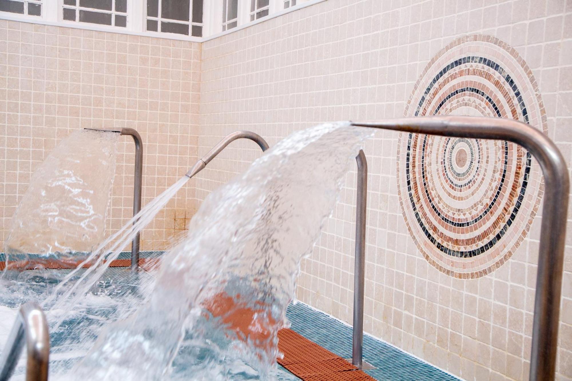 Gran Hotel Balneario De Lierganes Exterior photo