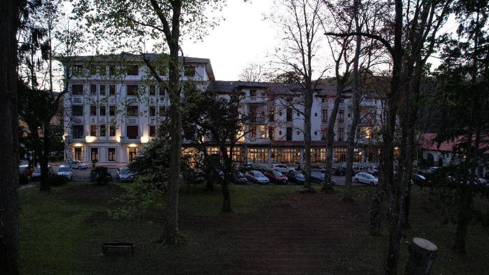 Gran Hotel Balneario De Lierganes Exterior photo