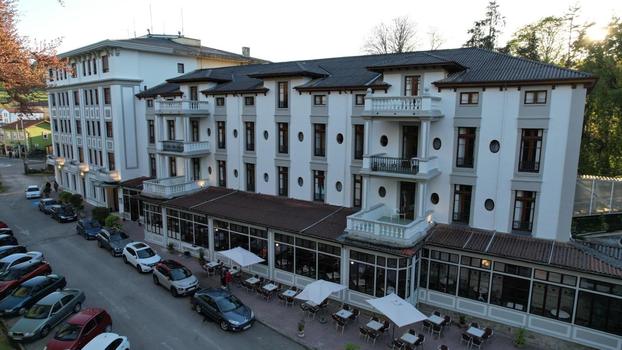 Gran Hotel Balneario De Lierganes Exterior photo