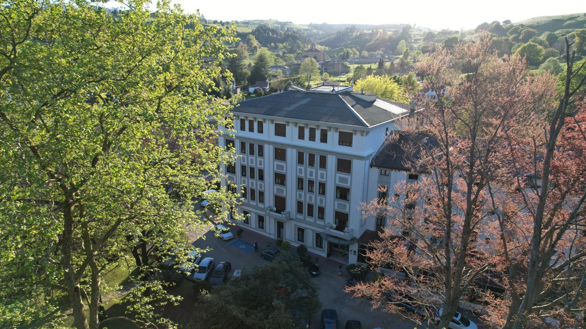 Gran Hotel Balneario De Lierganes Exterior photo