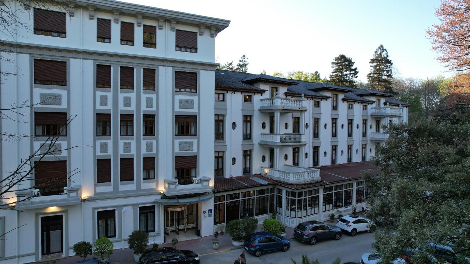 Gran Hotel Balneario De Lierganes Exterior photo