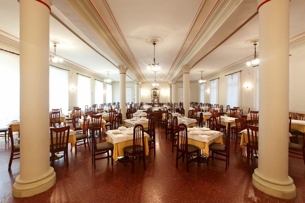Gran Hotel Balneario De Lierganes Exterior photo