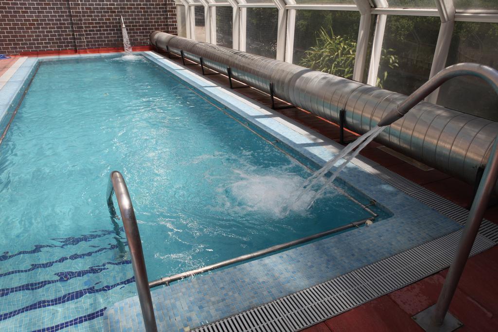 Gran Hotel Balneario De Lierganes Exterior photo