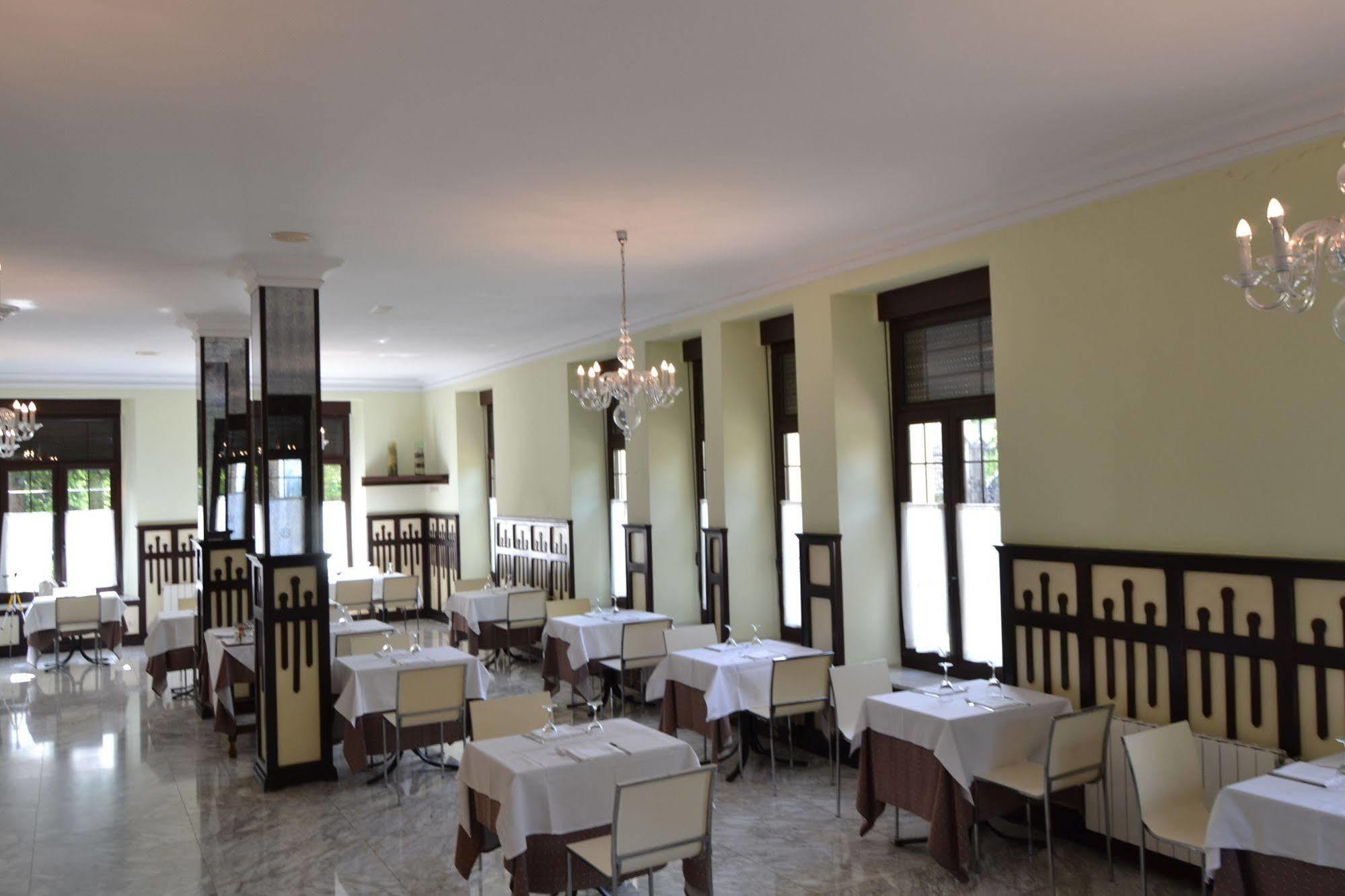 Gran Hotel Balneario De Lierganes Exterior photo