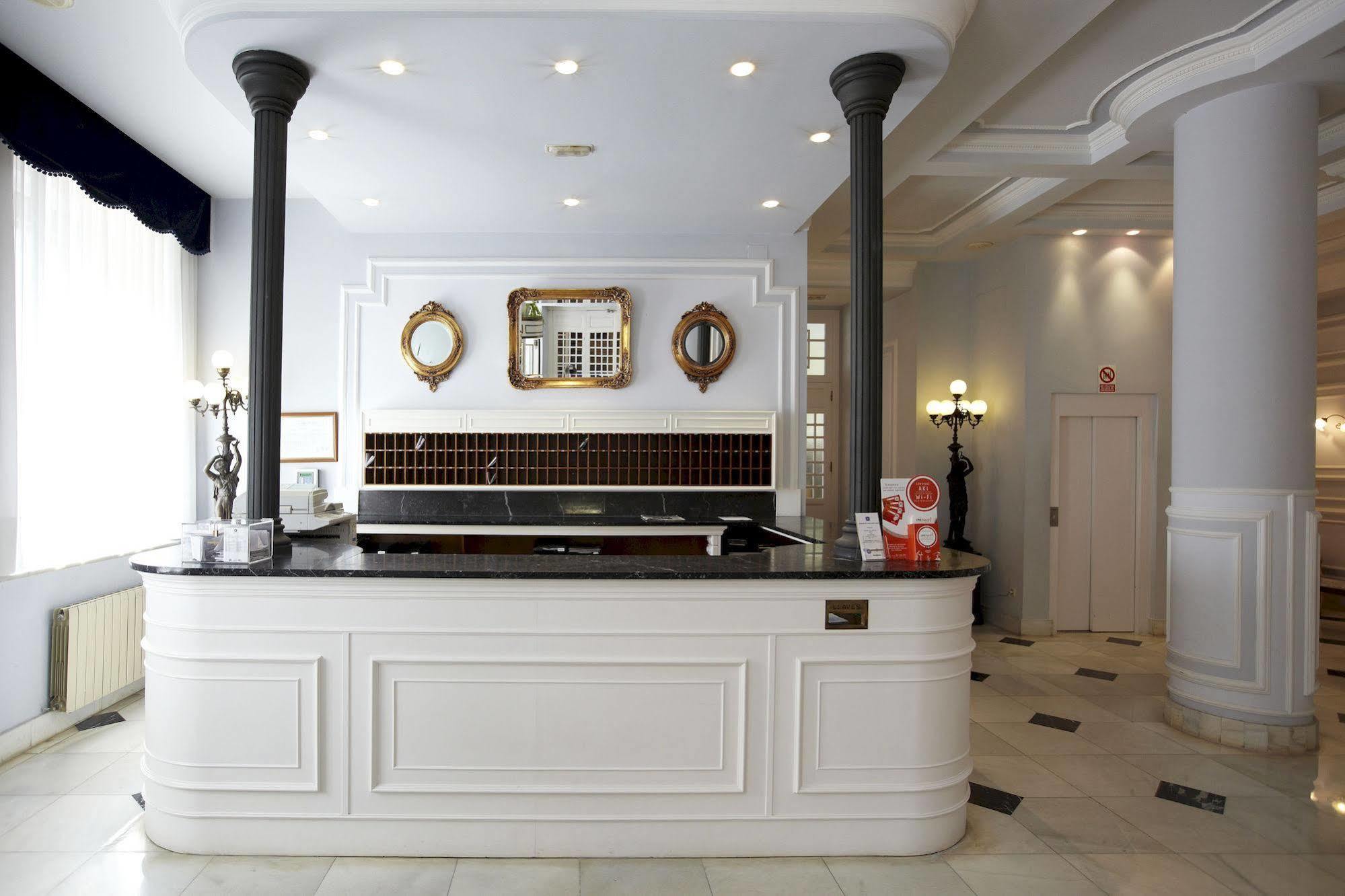 Gran Hotel Balneario De Lierganes Exterior photo