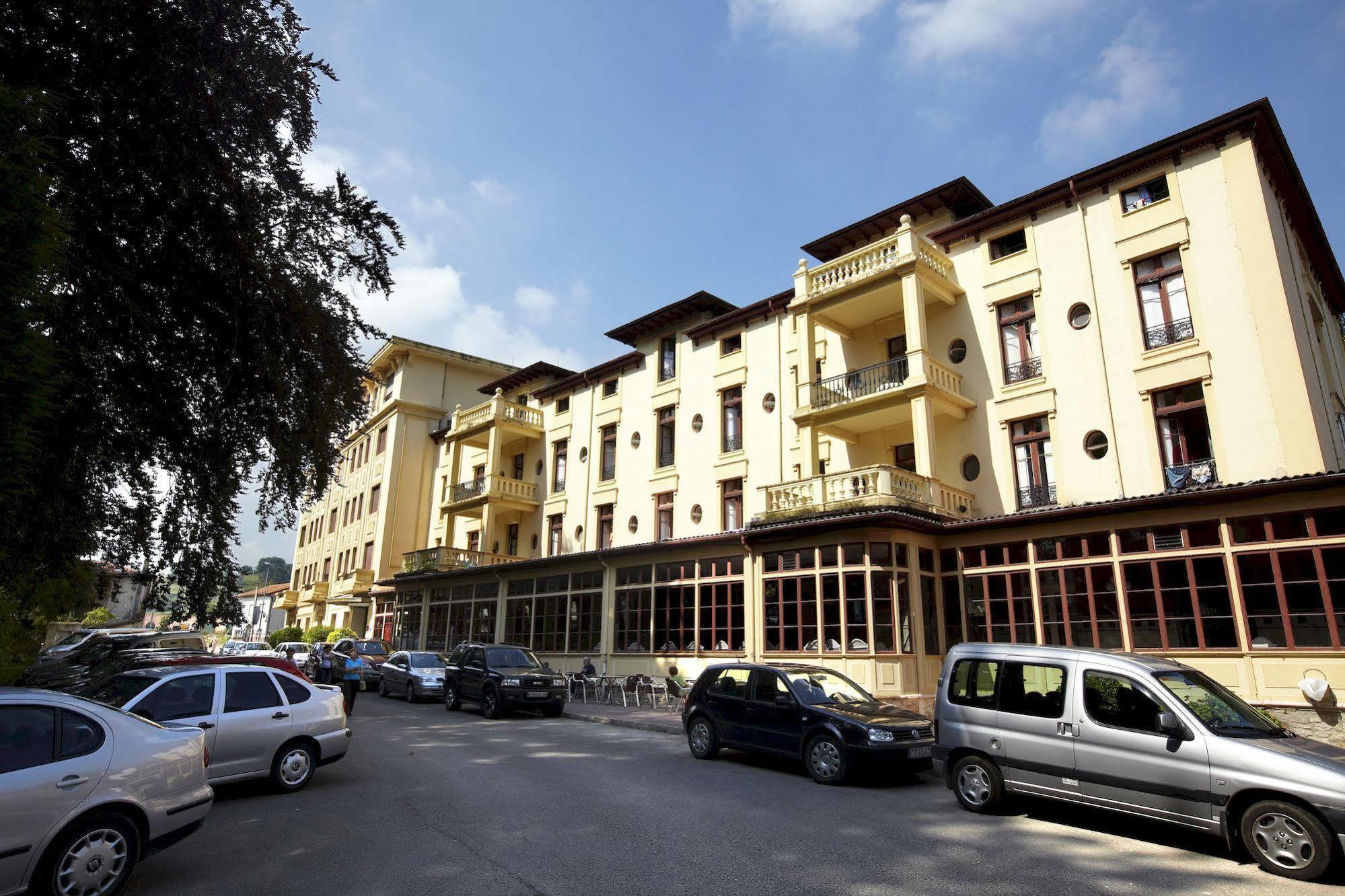 Gran Hotel Balneario De Lierganes Exterior photo